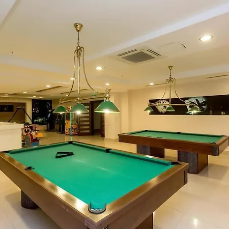 Linda Sunny & Ξενοδοχείο