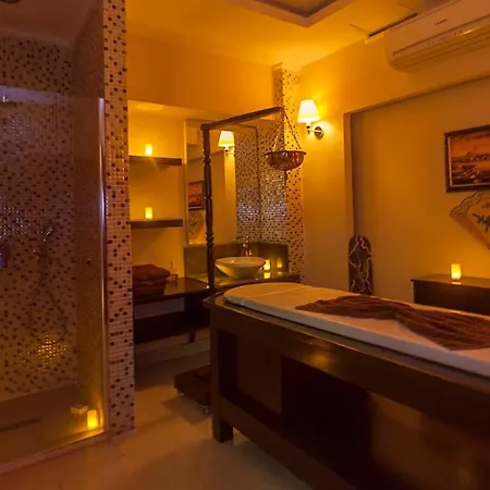 Linda Sunny & Ξενοδοχείο 5*