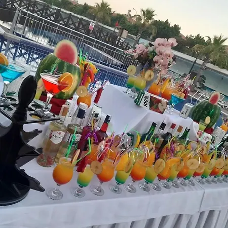 Linda Sunny & מלון סייד