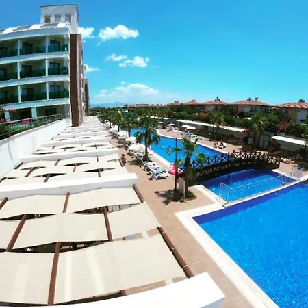 Linda Sunny & Hotel Side