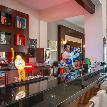 Linda Sunny & 5* シダ