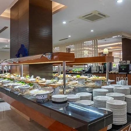 Linda Sunny & ホテル