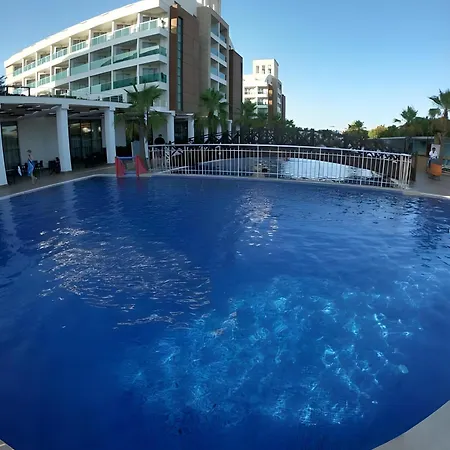 Hotel Linda Sunny & 5*