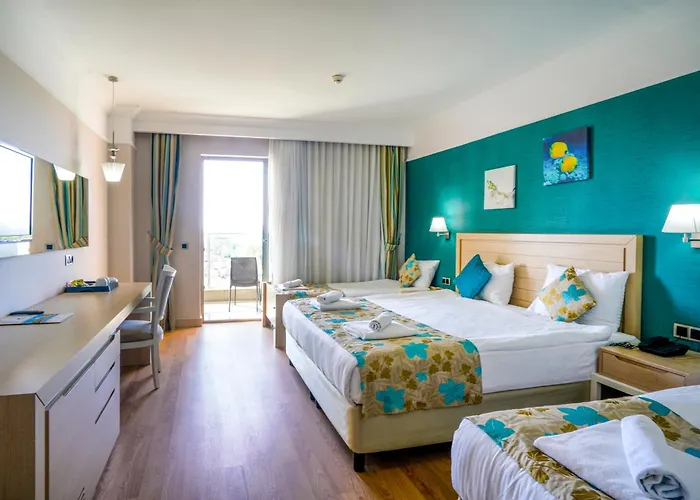 Linda Sunny & Hotel Side