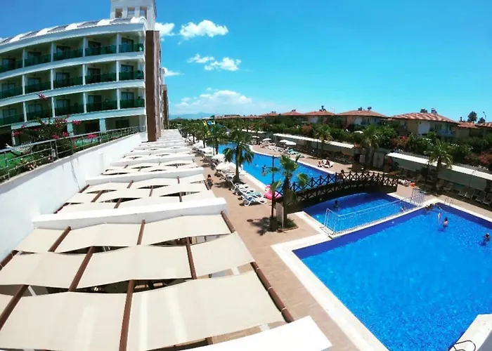 Linda Sunny & Hotel Side